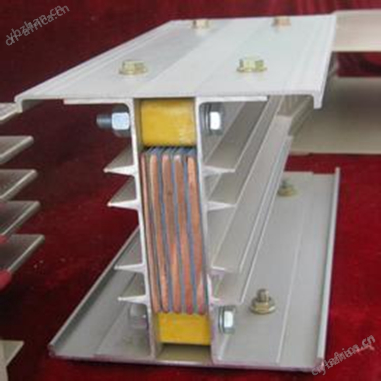 638671946210045211951.jpg 低压空气绝缘型封闭母线槽