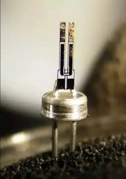 音叉晶振32.768KHz与石英钟表工作原理